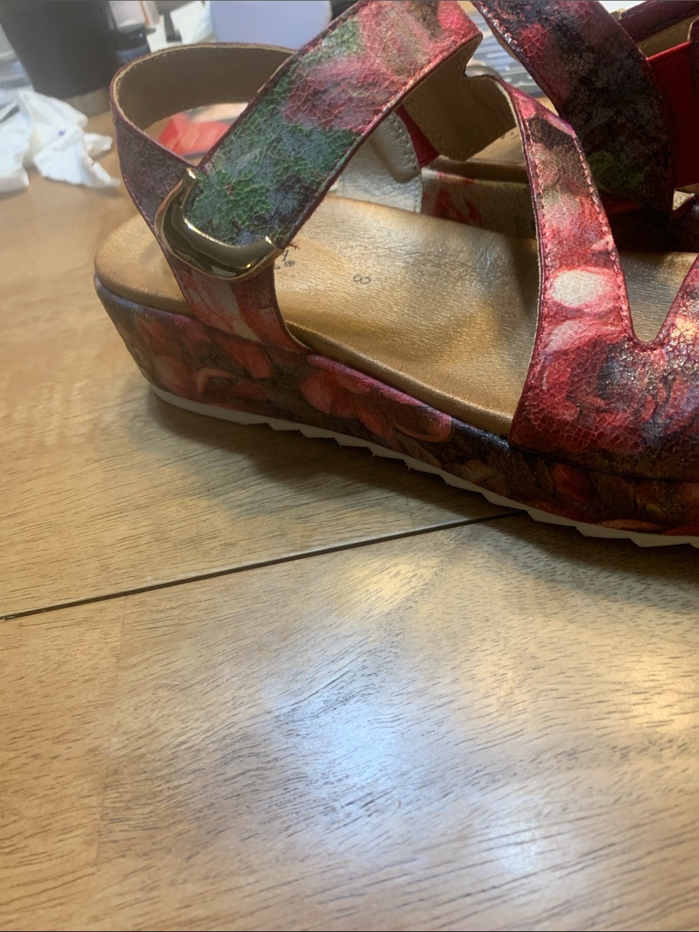 Sandals - Picture 2 of 8